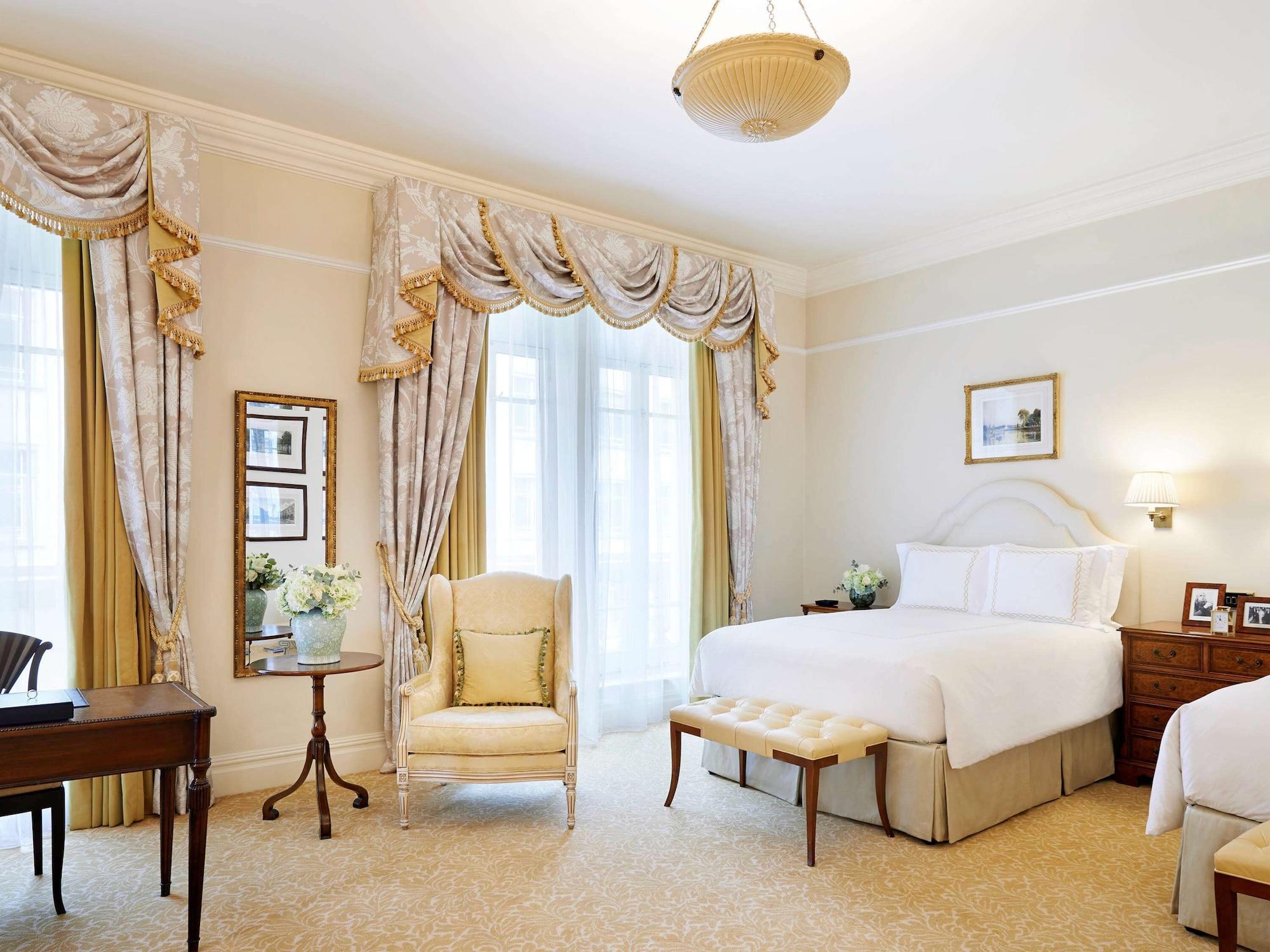 The Savoy Отель 5*
