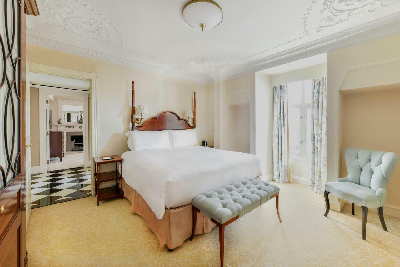 The Savoy Отель